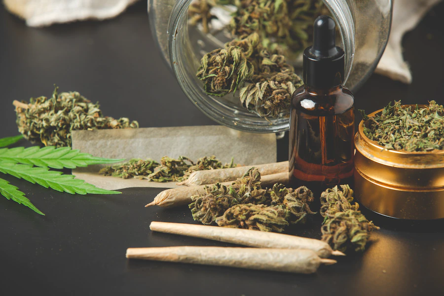 marijuana-buds-with-marijuana-joints-cannabis-oil_1150-20687